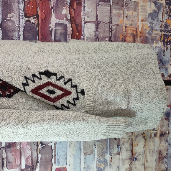 Debut Southwestern Aztec Pattern Cardigan Sweater - Picture 6 of 8